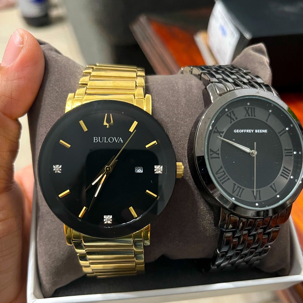 Host Pick🎉Like New Bulova Men’s gold/diamond Collection Watch and Geoffrey Beene